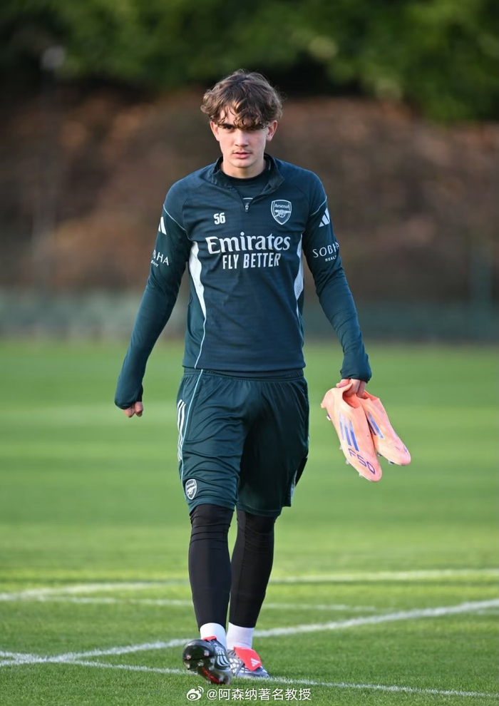 阿森纳绿茵场雨湿过，备战工作要继续的简单介绍